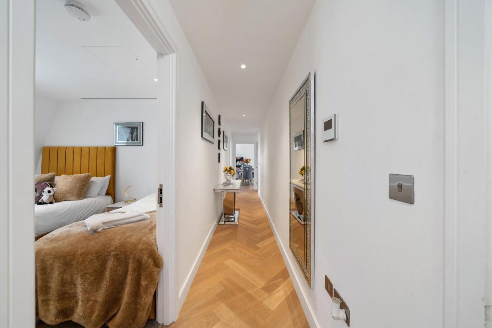 Elegant 3-Bedroom Penthouse In Marble Arch 70 London Exterior foto