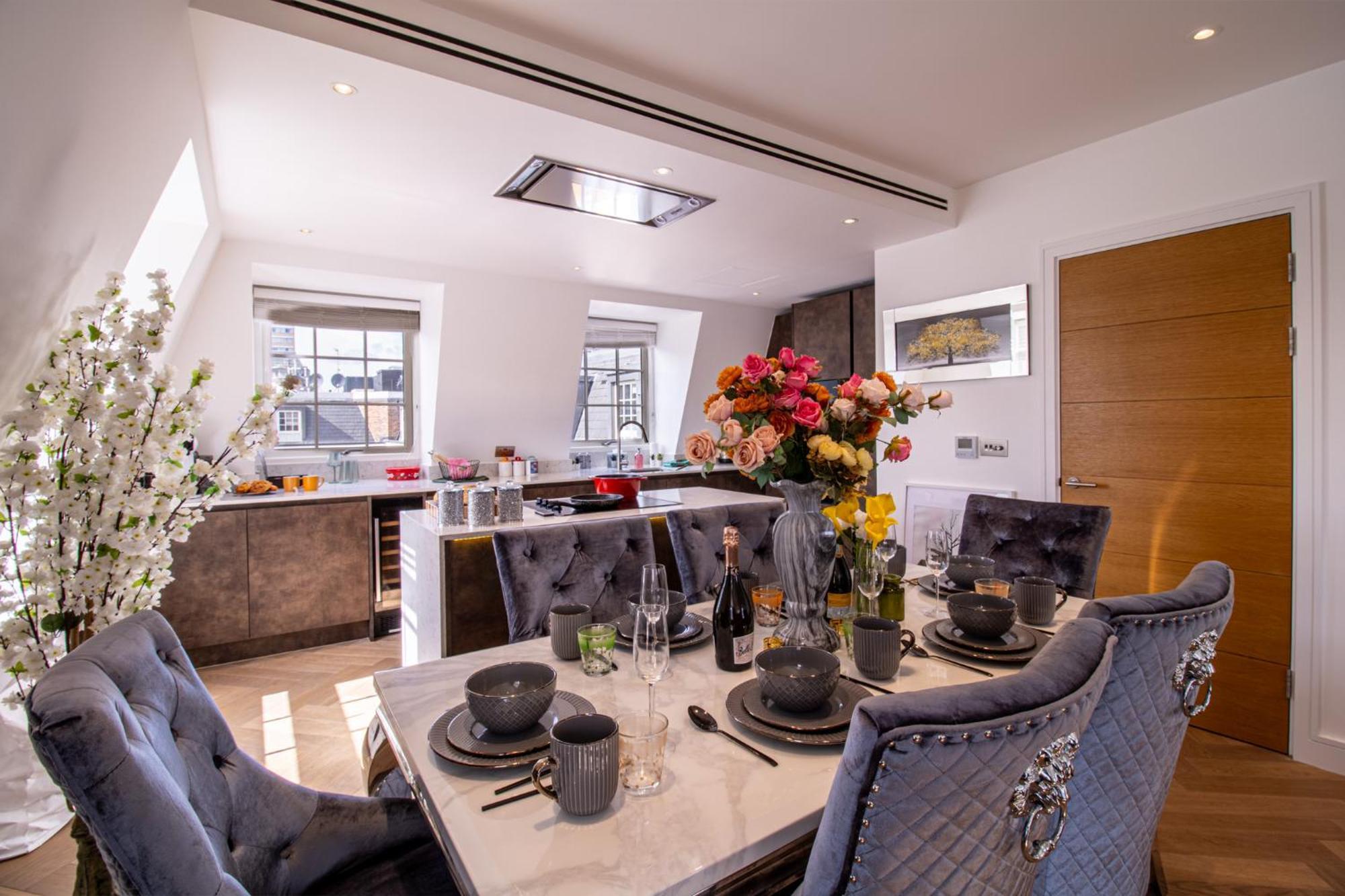 Elegant 3-Bedroom Penthouse In Marble Arch 70 London Exterior foto